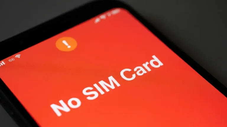 iPhone z błędem brak karty SIM na ekranie